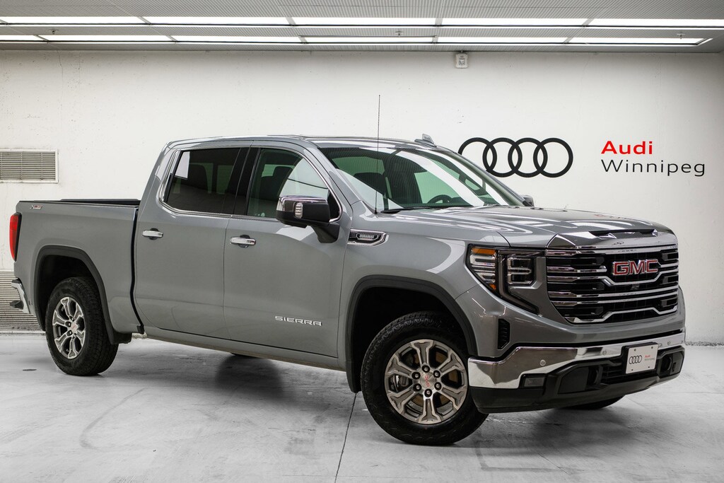 Used 2025 GMC  SLT | Diesel | Sunroof | Adaptive Cruise Truck Crew Cab