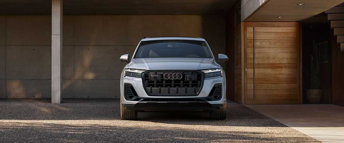 2024 Audi Q7 exterior front