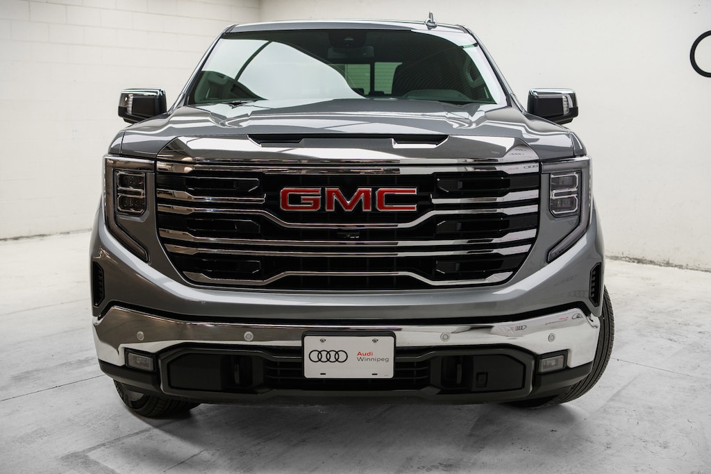 Used 2025 GMC SLT | Diesel | Sunroof | Adaptive Cruise Truck Crew Cab