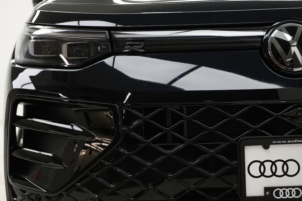 Used 2025 Volkswagen Highline R-Line | Massage Seats | Sunroof | SUV