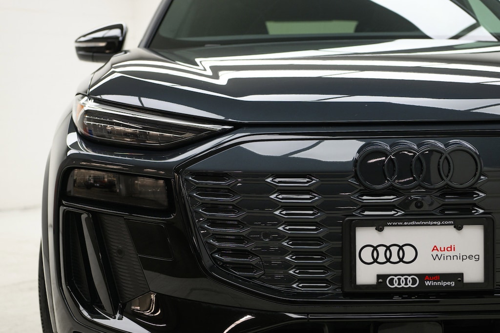 Certified 2025 Audi Technik | Black Optics | Comfort Interior Package SUV