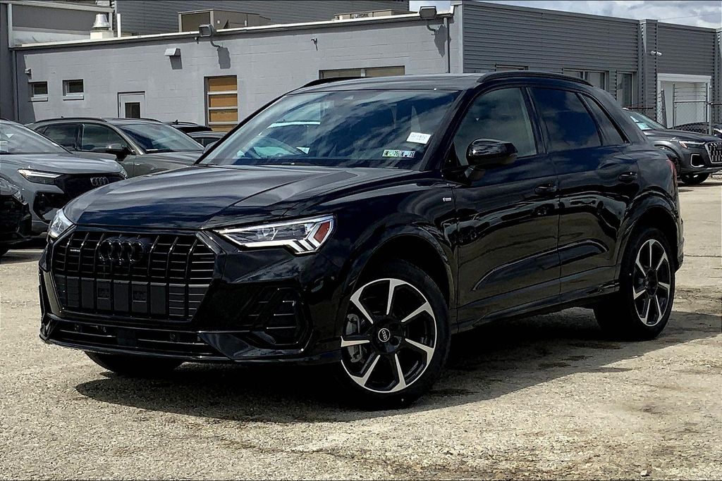 2025 Audi Q3 S line Premium Plus photo 2