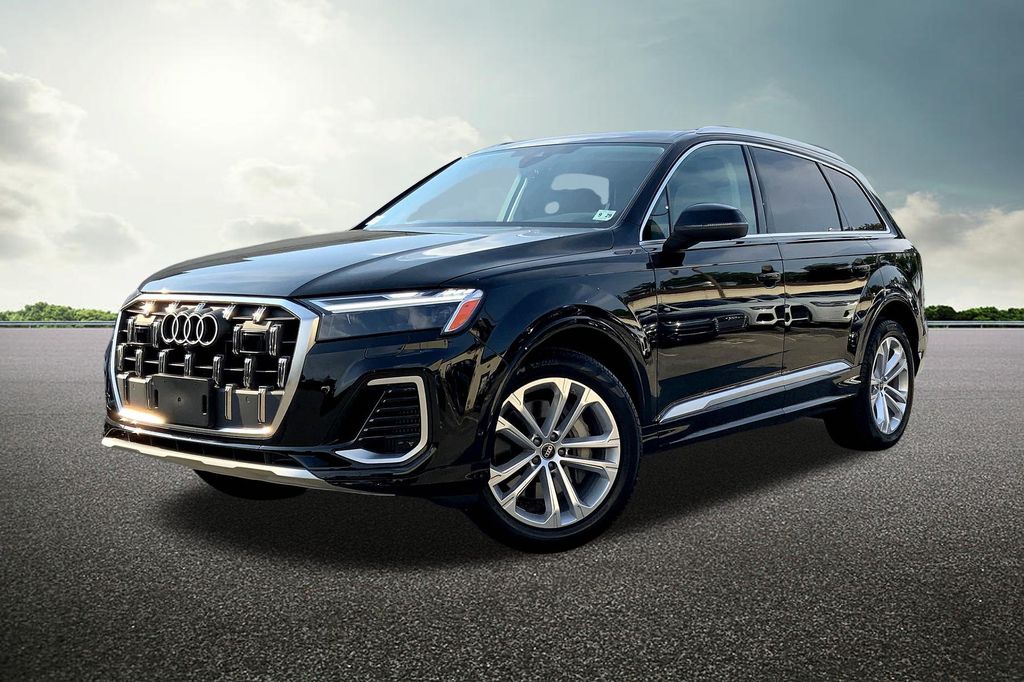 2025 Audi Q7 55 Premium Plus photo 2