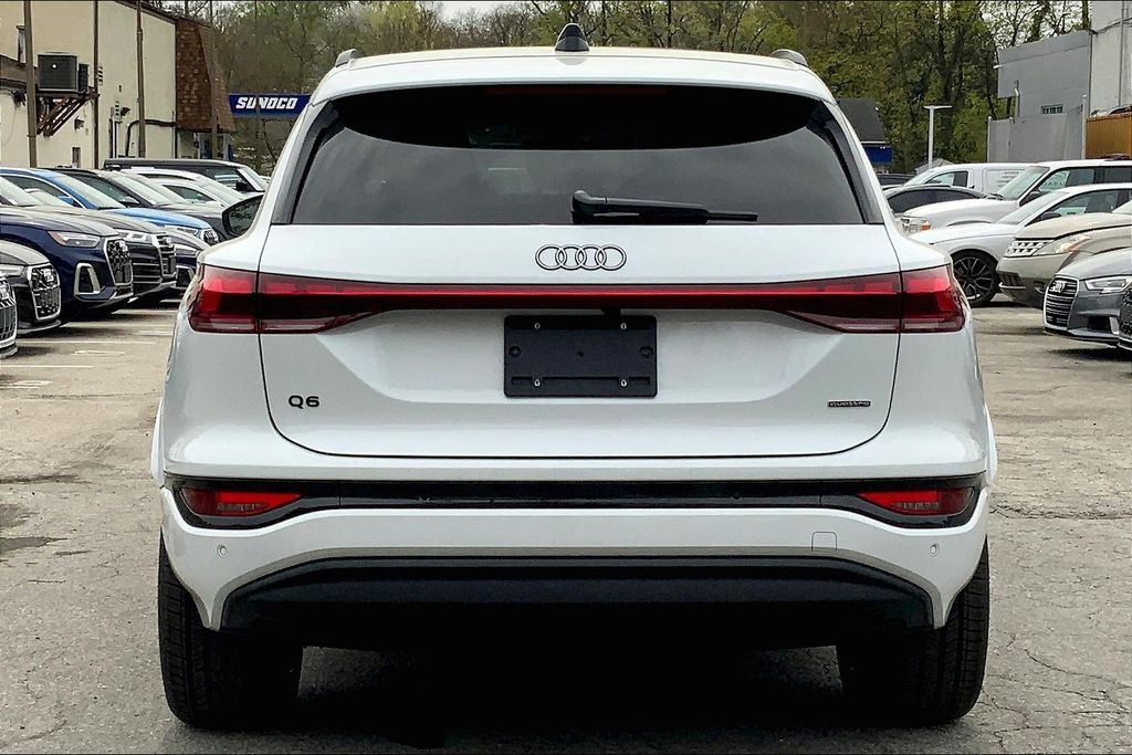 2025 Audi Q6 E-tron Premium Plus photo 4