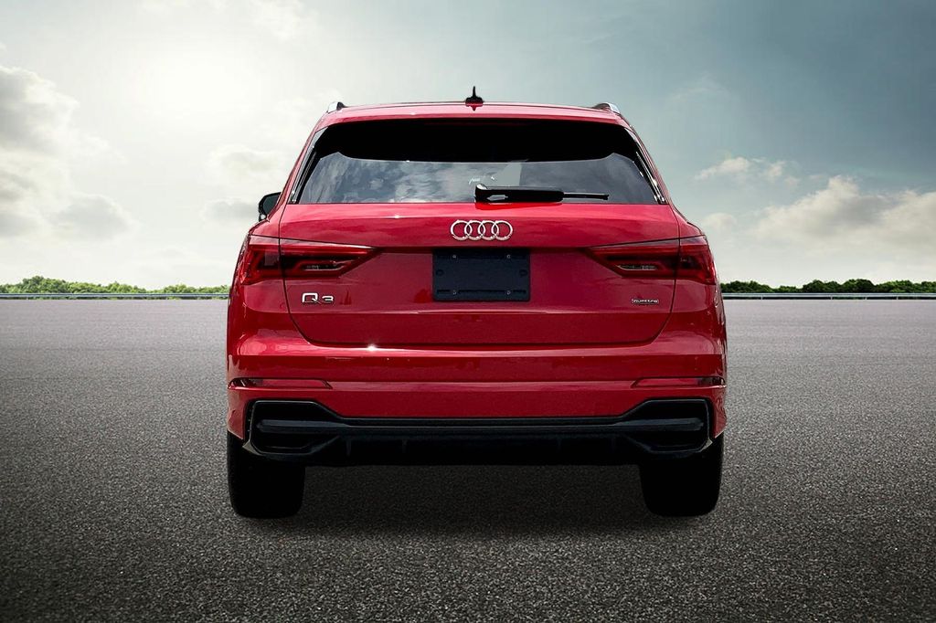 2022 Audi Q3 S line Premium photo 4