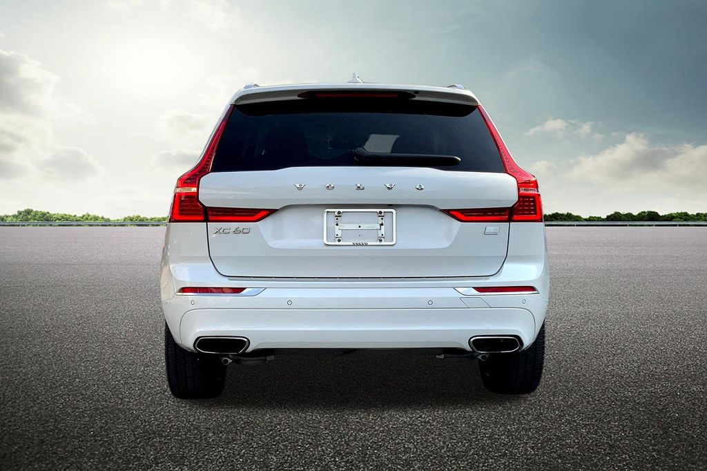 2021 Volvo XC60 Recharge Hybrid T8 Inscription photo 4