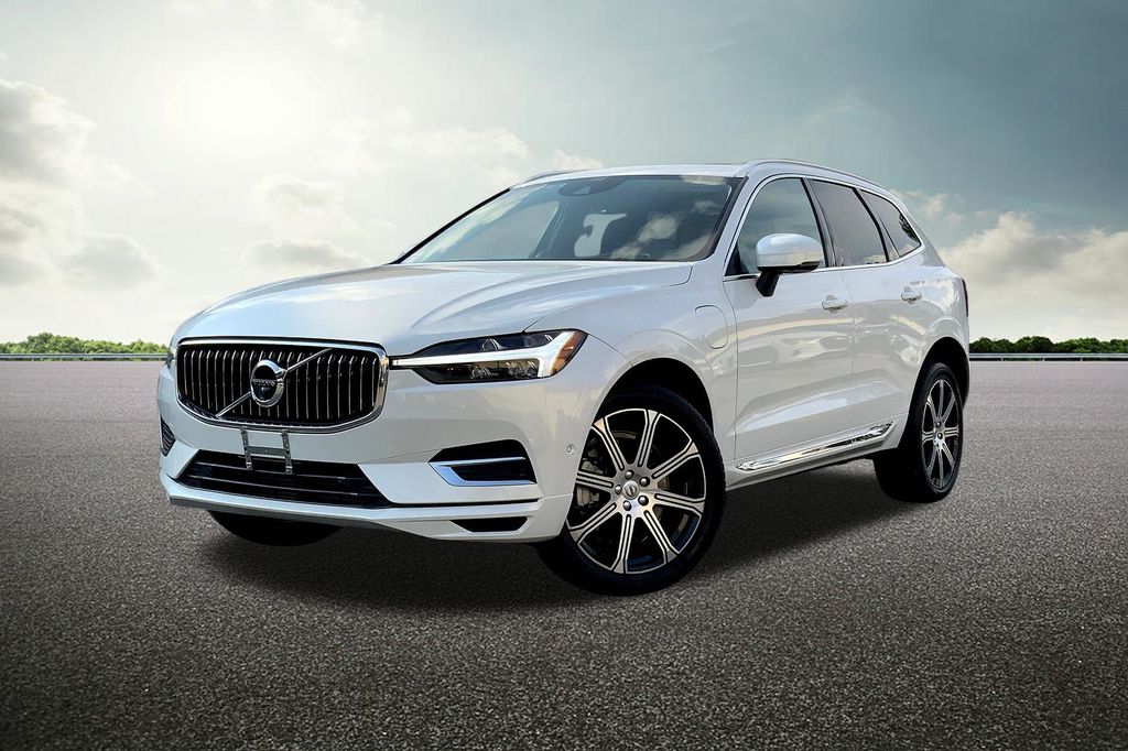 2021 Volvo XC60 Recharge Hybrid T8 Inscription photo 2