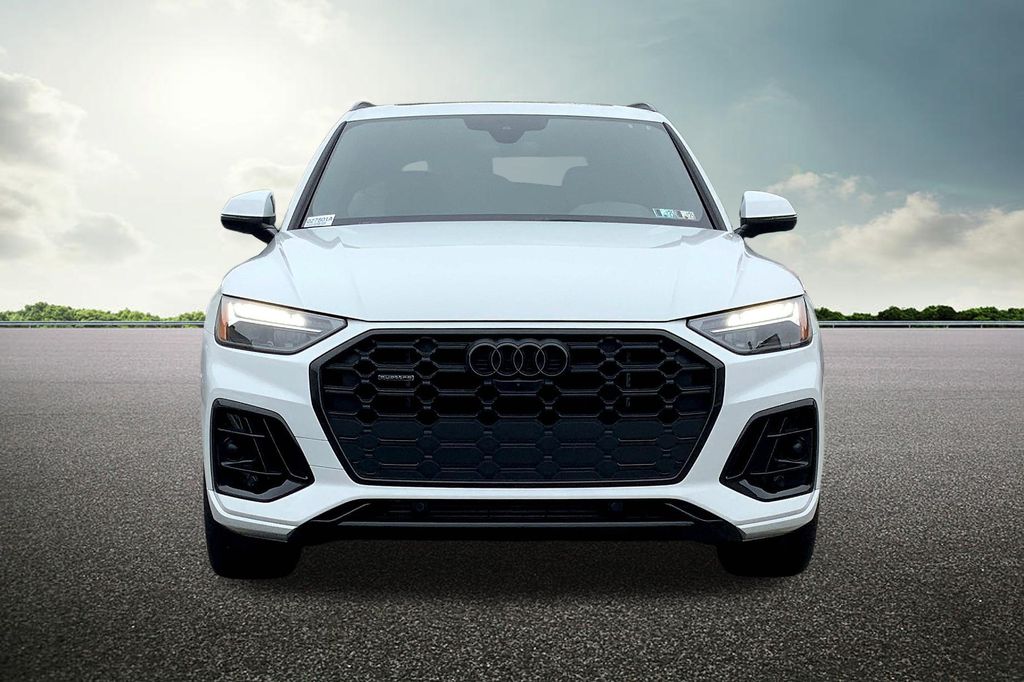 2024 Audi Q5 55 Premium Plus photo 3
