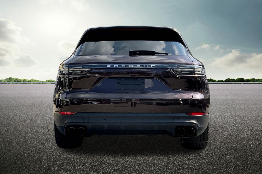 2023 Porsche Cayenne Platinum Edition photo 4