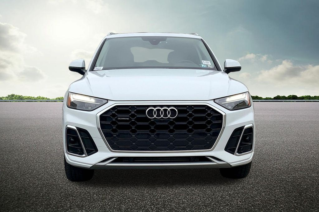 2024 Audi Q5 45 S line Premium Plus photo 3