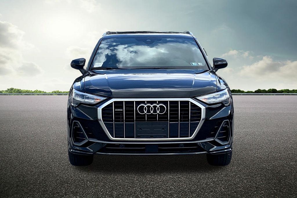 2022 Audi Q3 S line Premium photo 3