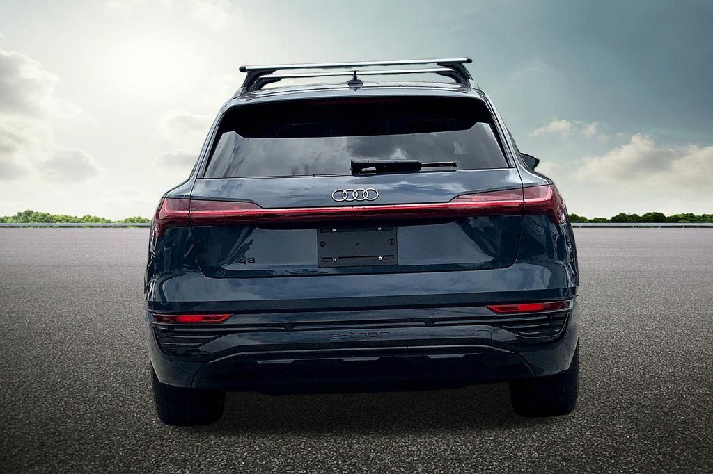 2024 Audi Q8 E-tron Premium Plus photo 4