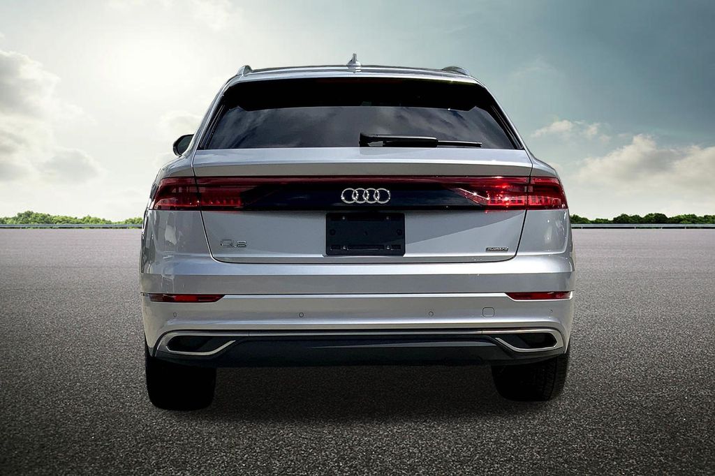 2022 Audi Q8 55 Premium Plus photo 4