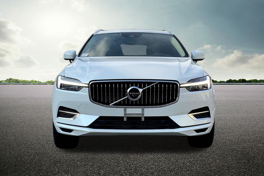 2021 Volvo XC60 Recharge Hybrid T8 Inscription photo 3