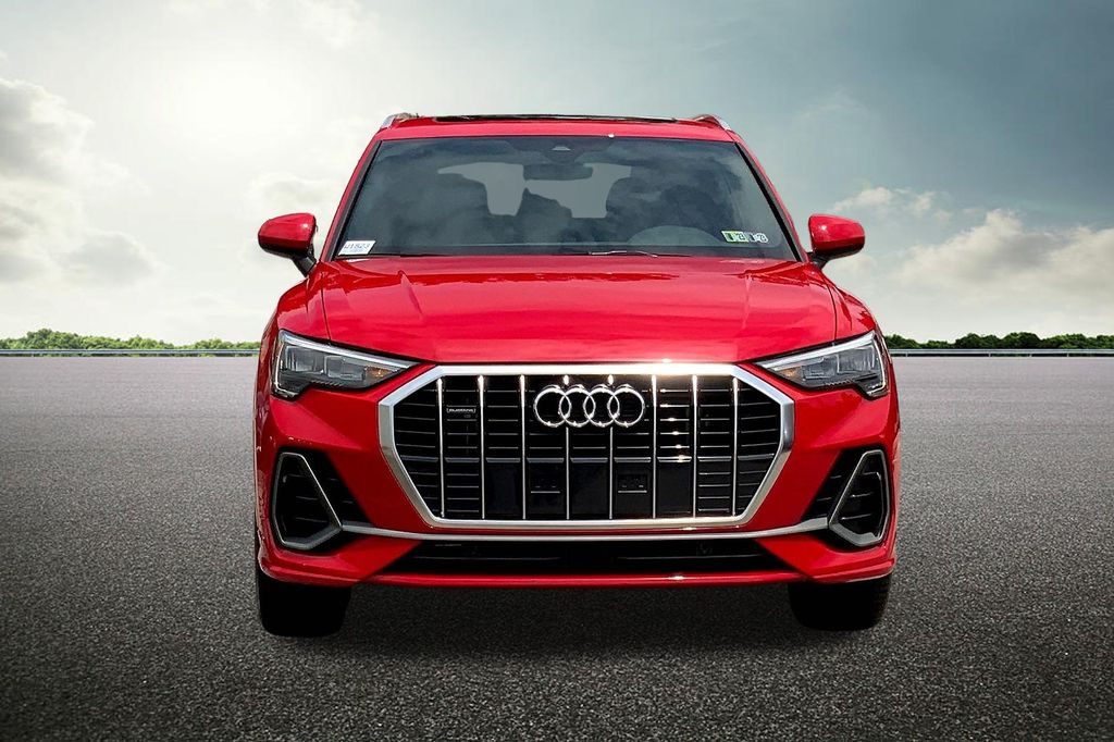 2022 Audi Q3 S line Premium photo 3