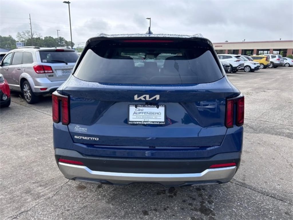 New 2025 Kia Sorento S SUV