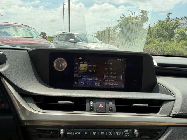 2021 Lexus ES 350 - Photo 13