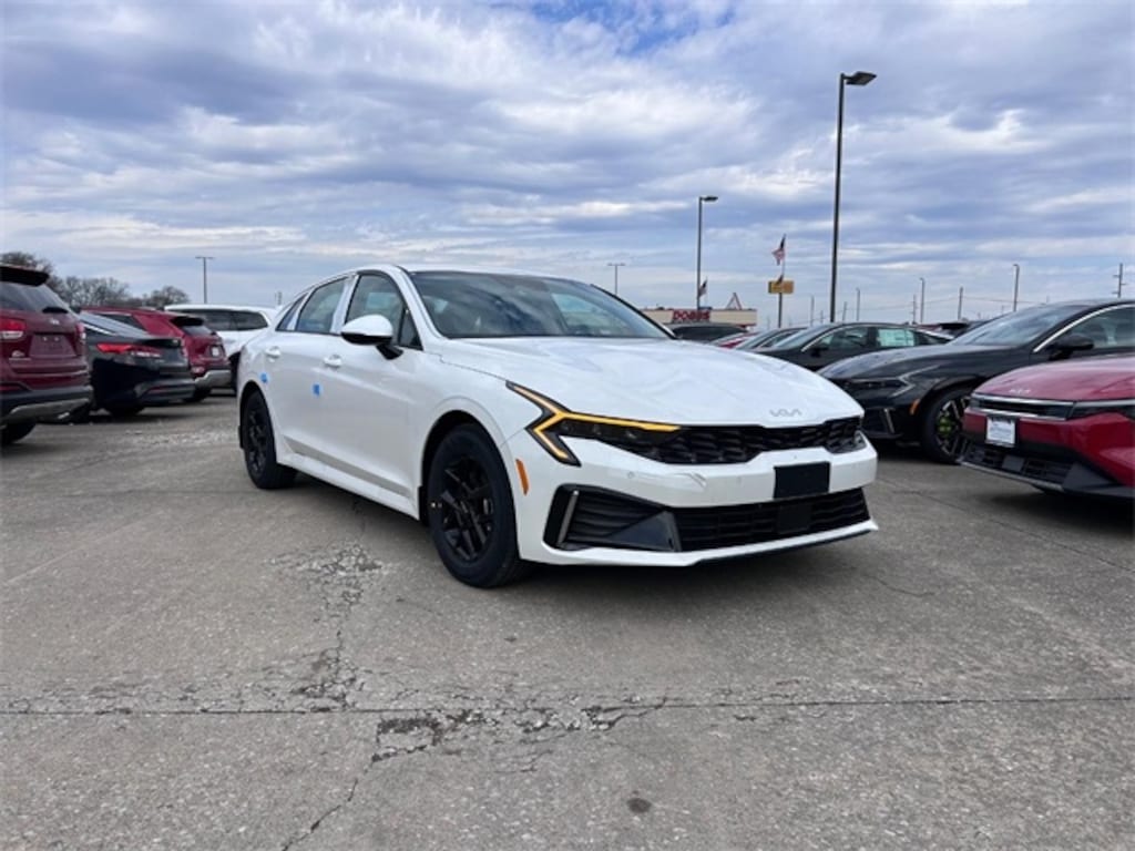 New 2025 Kia K5 LXS Sedan
