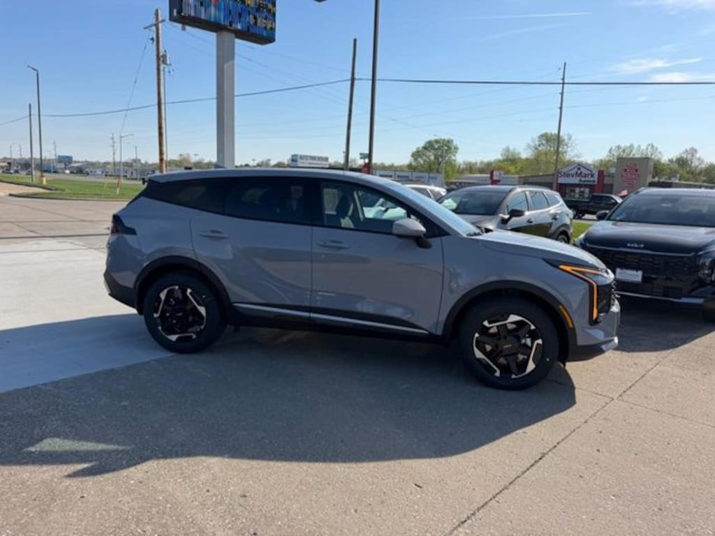 New 2026 Kia Sportage Hybrid S SUV