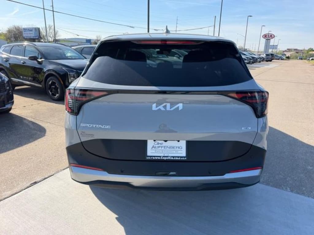 New 2026 Kia Sportage Hybrid S SUV