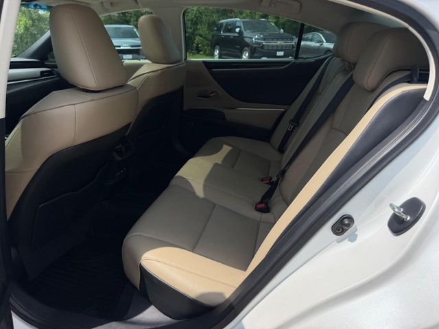 2021 Lexus ES 350 - Photo 7