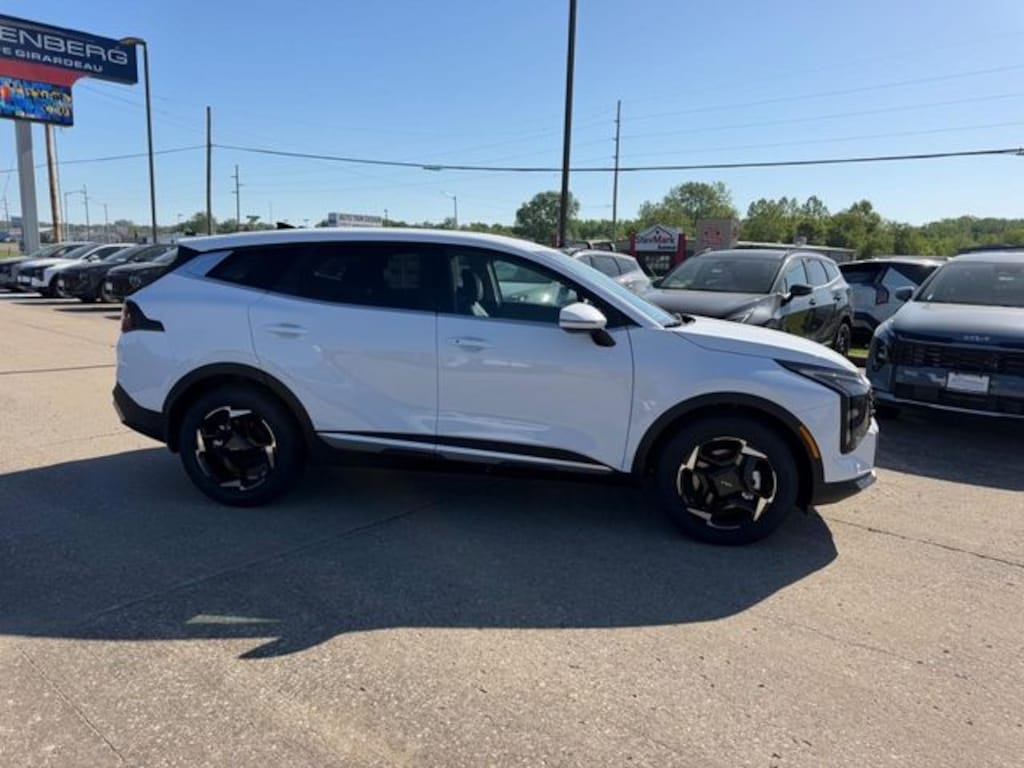 New 2026 Kia Sportage EX SUV