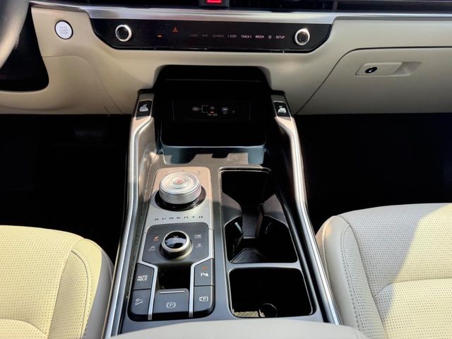 2025 Kia Sorento EX Hybrid - Photo 16