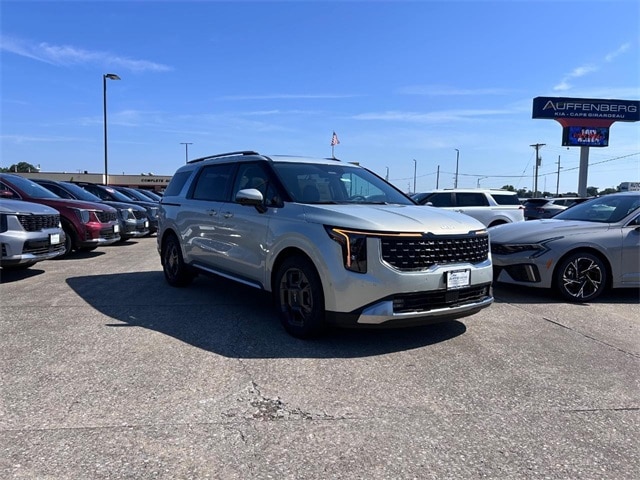 2025 Kia Carnival SX's photo