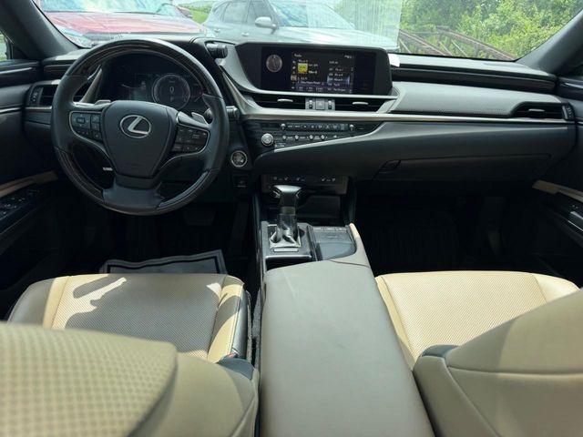 2021 Lexus ES 350 - Photo 9