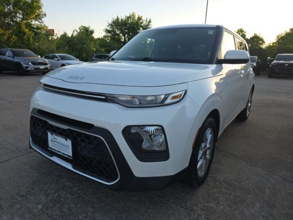Used 2022 Kia Soul LX Hatchback