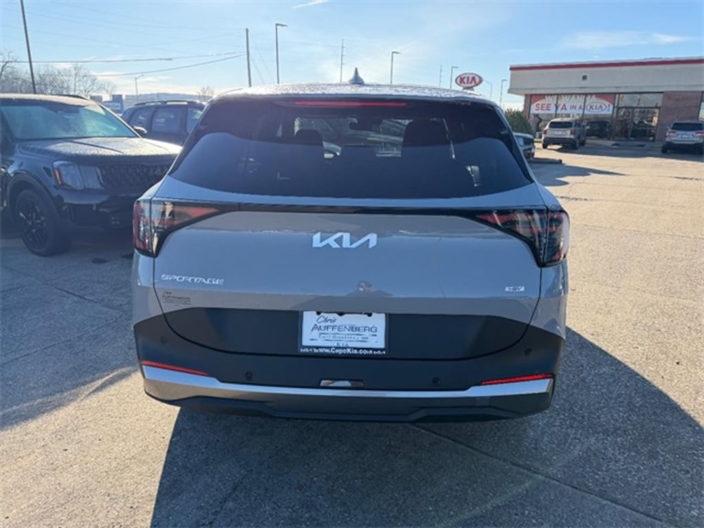 New 2026 Kia Sportage Hybrid S SUV