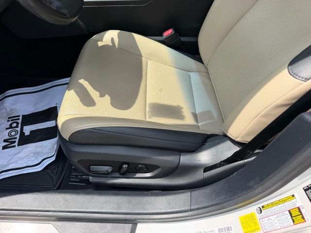 2021 Lexus ES 350 - Photo 19