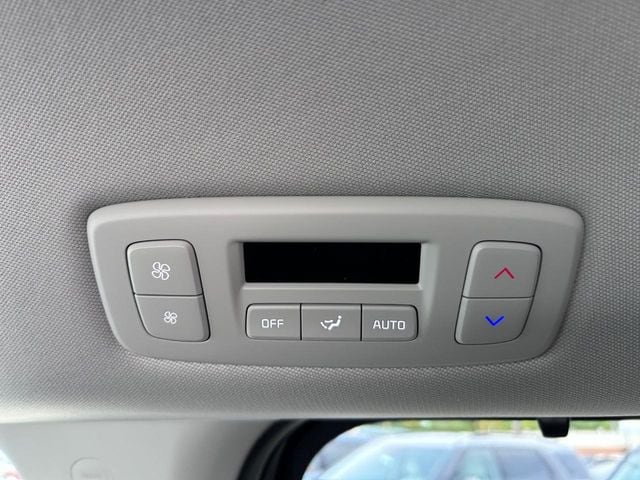 2026 Kia Carnival EX - Photo 9