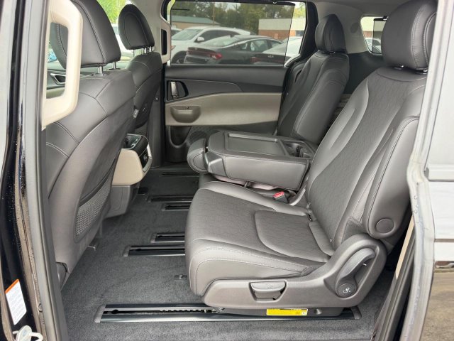 2026 Kia Carnival EX - Photo 9