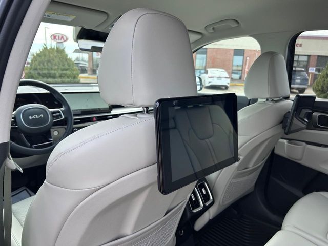2025 Kia Sorento S - Photo 9