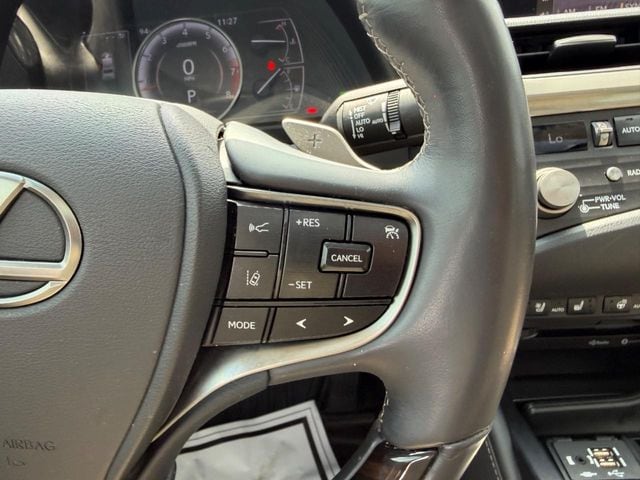 2021 Lexus ES 350 - Photo 12