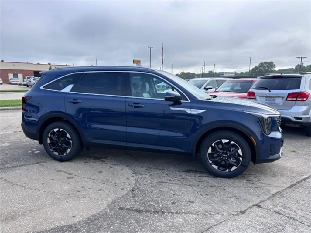 New 2025 Kia Sorento S SUV