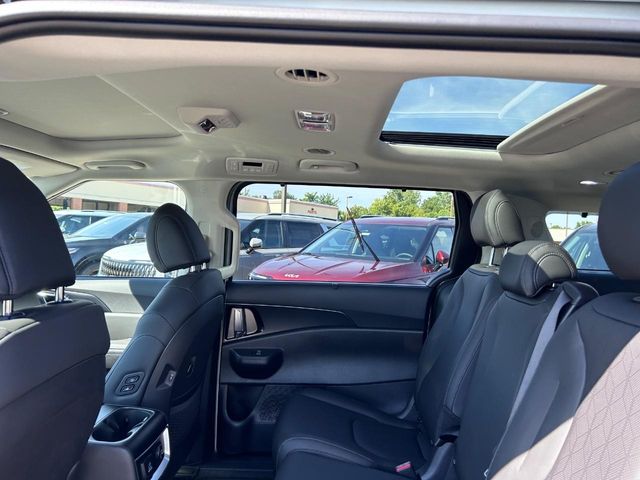 2026 Kia Carnival SX - Photo 9
