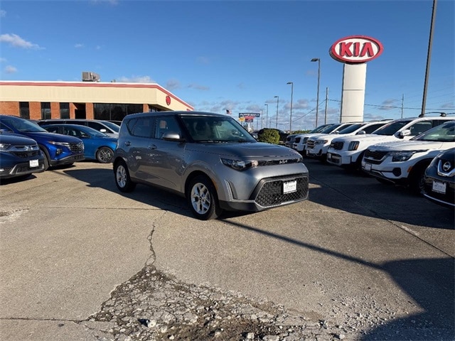2024 Kia Soul LX's photo