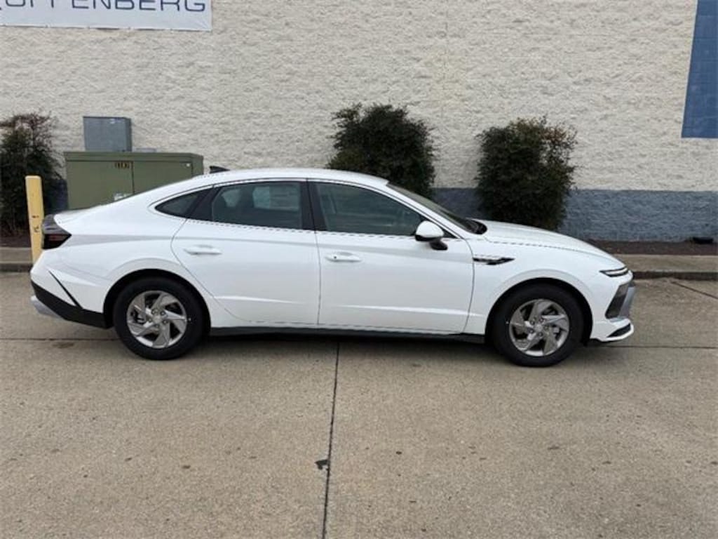 New 2026 Hyundai Sonata SE Sedan
