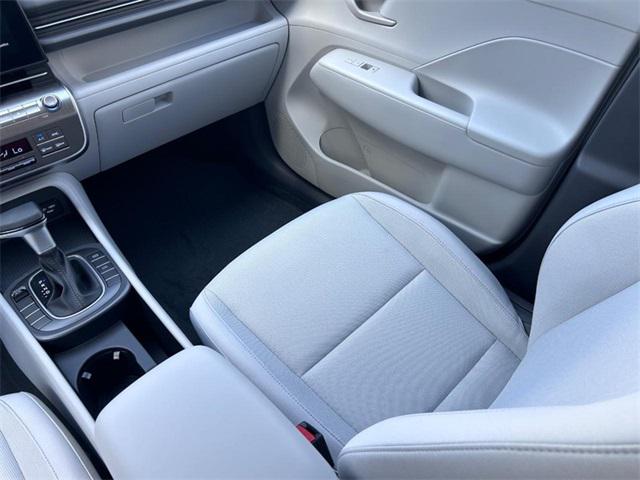 2025 Hyundai Kona SEL - Photo 15