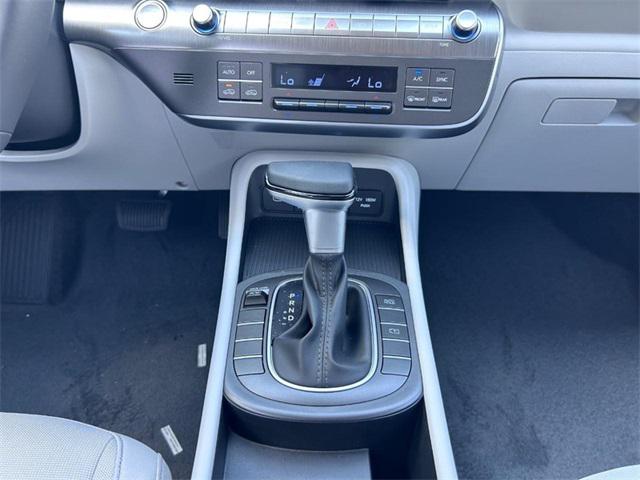 2025 Hyundai Kona SEL - Photo 14