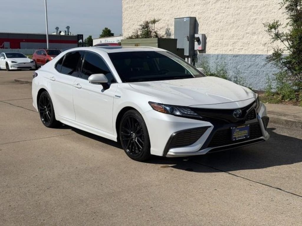 Used 2021 Toyota Camry Hybrid XSE Sedan