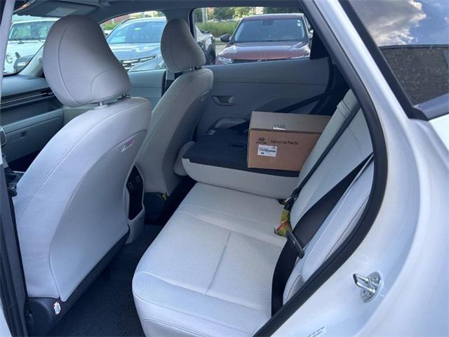 2025 Hyundai Kona SEL - Photo 7