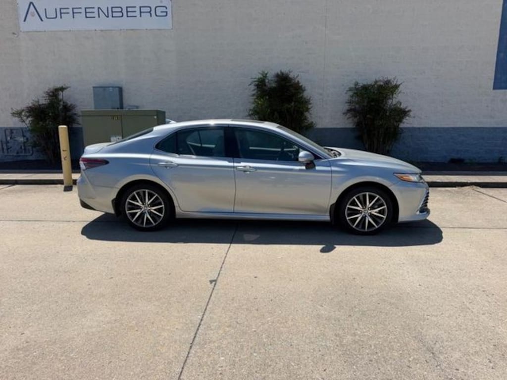 Used 2024 Toyota Camry Hybrid XLE Sedan