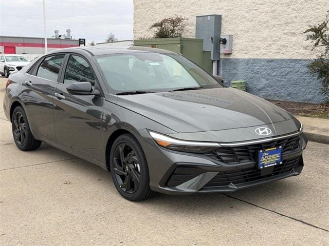 2026 Hyundai Elantra SEL's photo