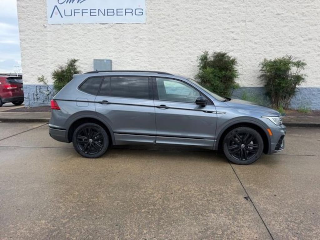 Used 2022 Volkswagen Tiguan 2.0T SE R-Line Black SUV
