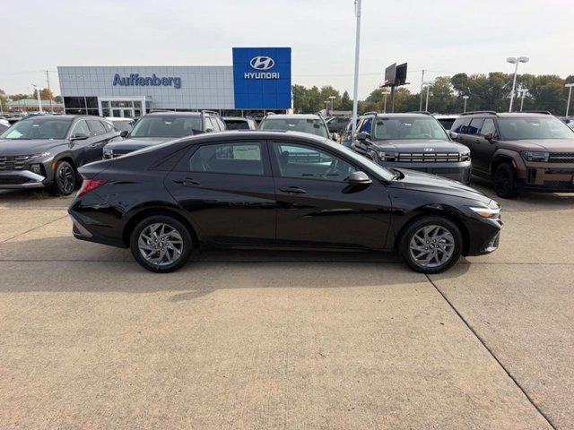 New 2026 Hyundai Elantra Hybrid Blue Sedan