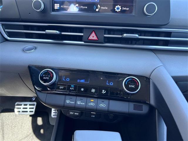 2025 Hyundai Elantra SEL - Photo 13