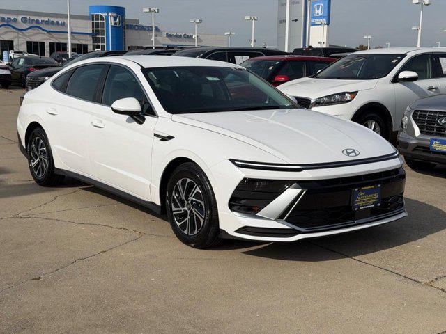 2027 Hyundai Sonata Hybrid Blue Sedan